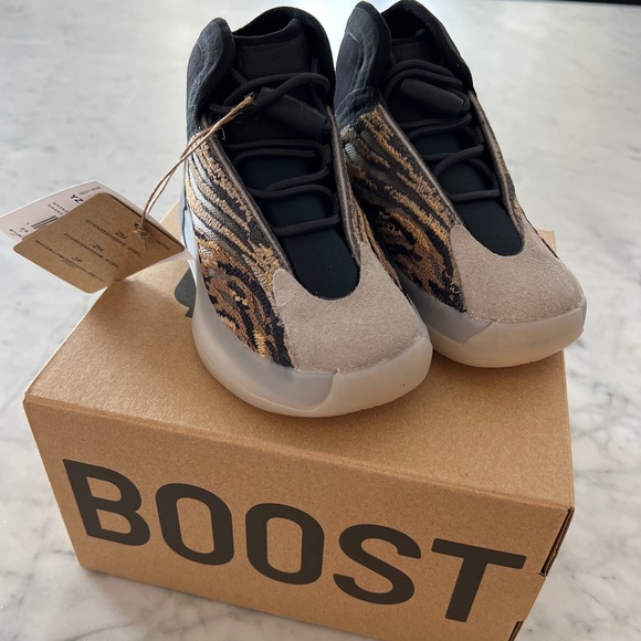Yeezy Infants Kids QNTM Boost 6.5US New With Tags 23EU Basketball Sneakers - Picture 8 of 9